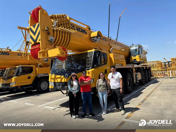 Ecuador Clients Visited ZOOMLION & XCMG & HELI Factory