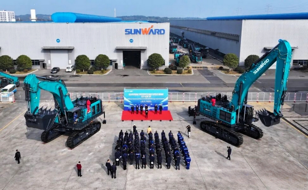 SUNWARD SWE1650FLR Excavator Sets New Domestic Record for Boom Length in Its Class