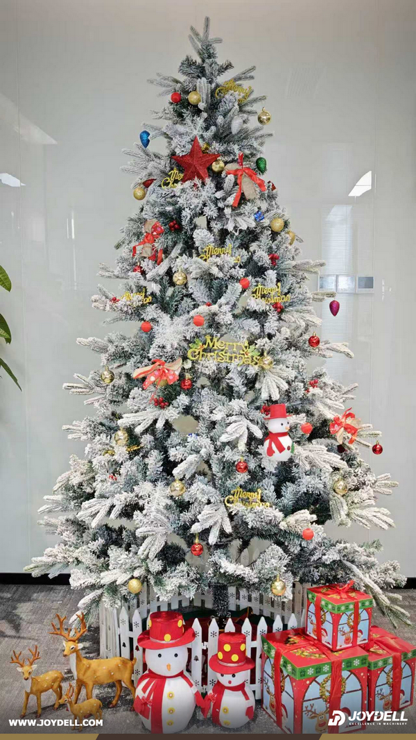 A Warm Christmas Celebration at JOYDELL