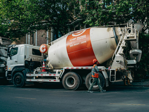 Guide to Safe Operation and Maintenance of Concrete Mixer Trucks