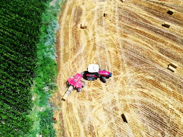XCMG XT804 Boosts Straw Recovery and Green Farming in Northwest China