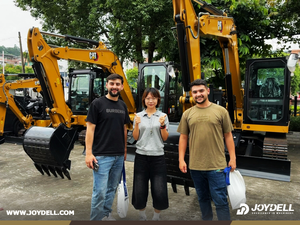 Colombia Clients Visited JOYDELL Office & CATERPILLAR Factory