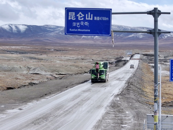 XCMG’s XCT100G5-1HEV Hybrid Crane Makes a Strong Debut