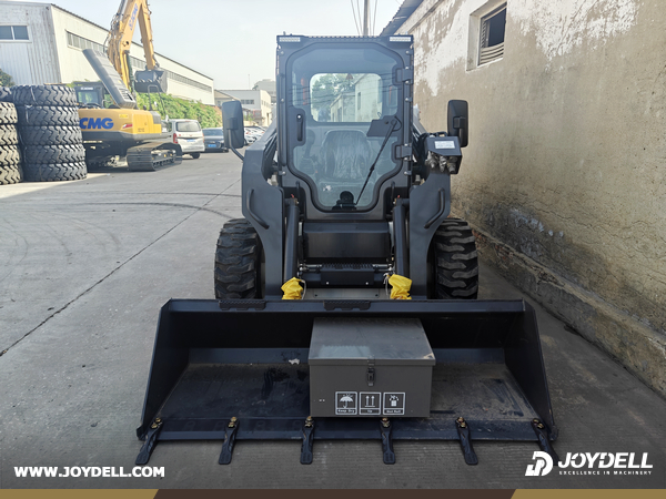 Armenia - 1 Unit XCMG XC760K Skid Steer Loader