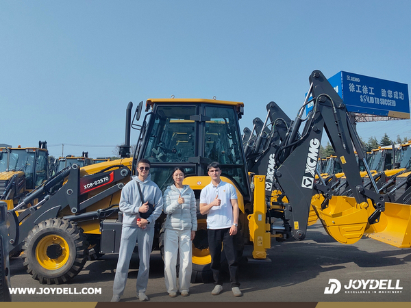 Turkey Clients Visited XCMG Factory